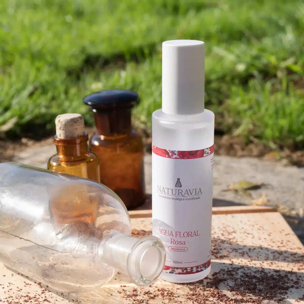 Agua Floral de Rosa: Hidratación y Luminosidad para Todo Tipo de Piel