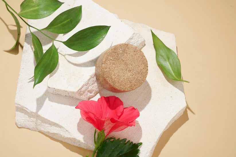 Hibisco DETOX - Champú Sólido Clarificante con Hibisco, Arcilla Volcánica y Avellana