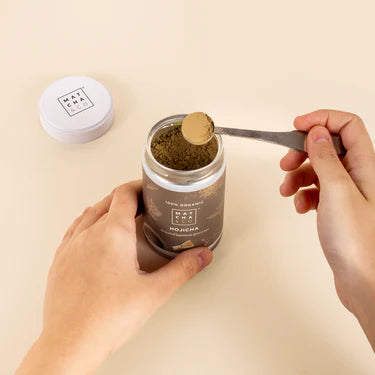 Hojicha en polvo: el té verde japonés tostado listo para tu latte