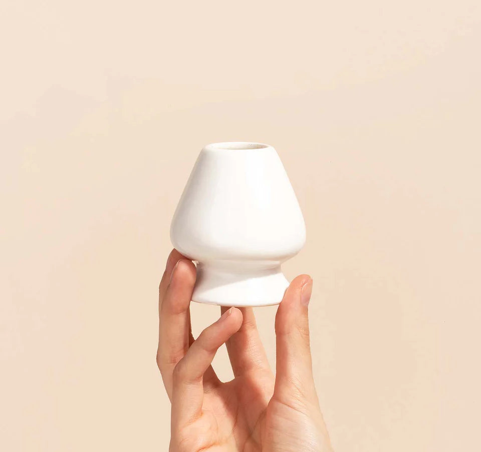 Soporte de Porcelana para Batidor de Bambú Chasen – Protege y Mantén su Forma